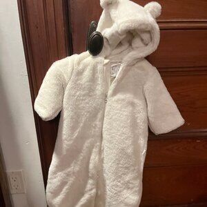 Gap Baby sooo soft bear bunting